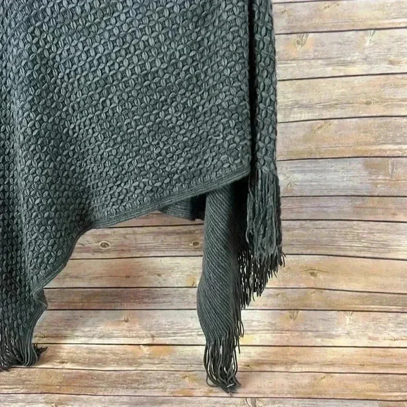 Gray Knit Poncho with Fringe edges - Picture 2 of 6